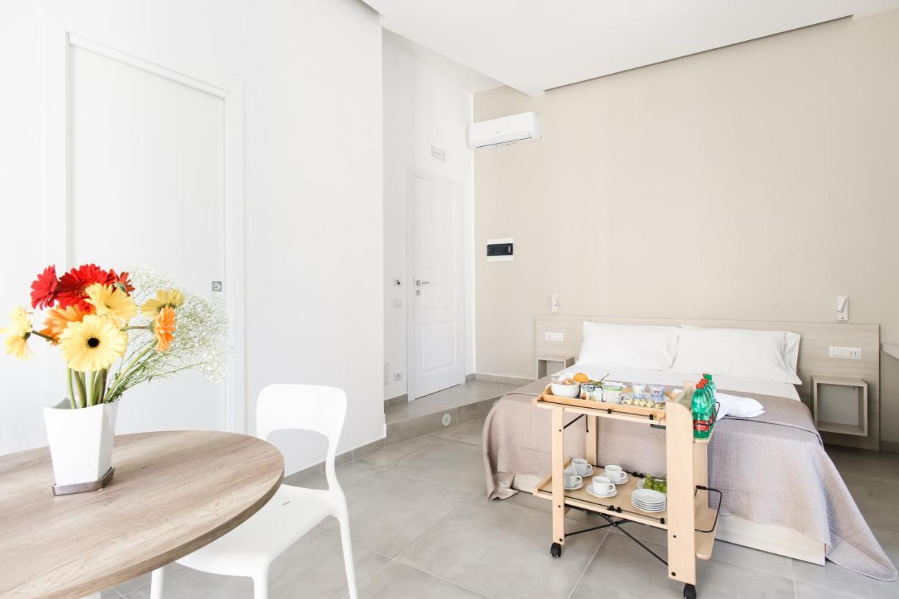 Lux Caracciolo Bed and Breakfast Napoli Eksteriør billede