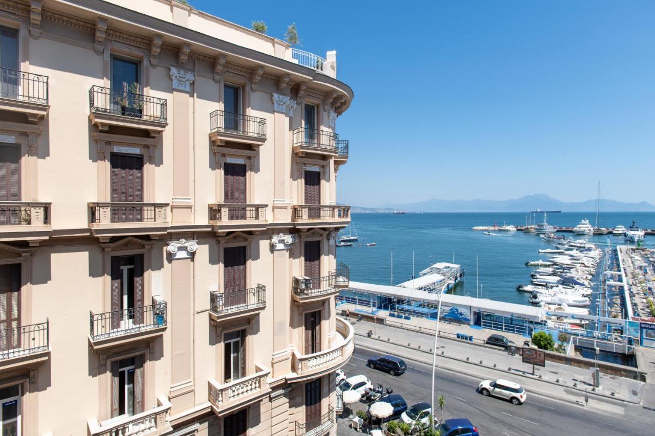 Lux Caracciolo Bed and Breakfast Napoli Eksteriør billede